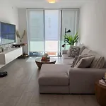 Luxury Getaway In Miami Sleeps 3 Getaway With Pool - Prime Location