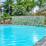 Trendy One Bedroom Getaway Steps From Biscayne