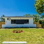 Unit 2 Cute Studio In North Miami