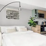 Apt Next To Kaseya Center W Pool, Gym And Balcony