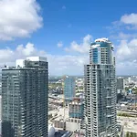 Apt W Pool, Gym, And Balcony Next To Kaseya Center