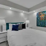 Star Dust! Heart Of Miami Dream Stay! 4 Br