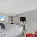 Sin City! Brand New And Water View!