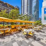 Upscale 3Br Escape With Downtown & Water Views