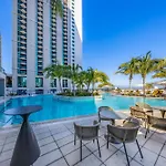 Upscale 3Br Escape With Downtown & Water Views