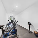 Stylish 1-Br Apartment In The Heart Of Miami