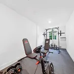 Stylish 1-Br Apartment In The Heart Of Miami