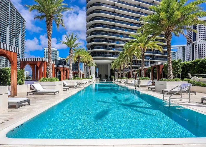 Aluna Lux Suites At Sls Lux Brickell Building