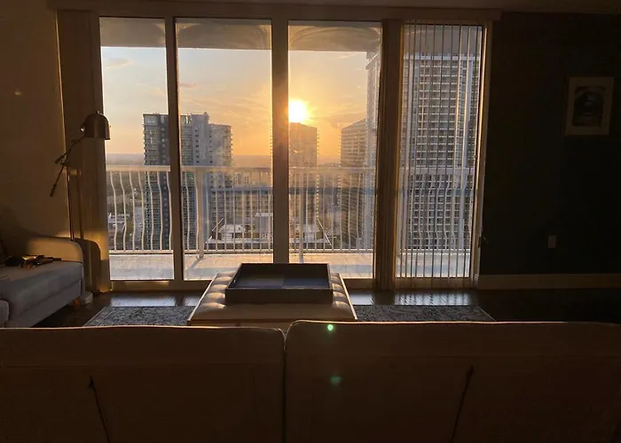 BEAUTIFUL LARGE APT 2 Brm WITH OCEAN VIEWS IN BRICKELL
