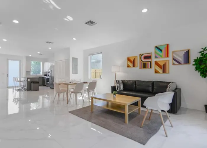 Spectacular 3 Bedrooms House, Spacious And Bright