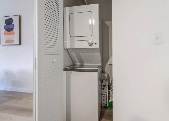 Amazing Townhouse 15 Minutes From The Beach