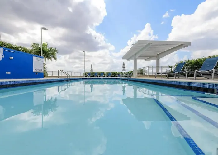 Midblock 2 Bedroom