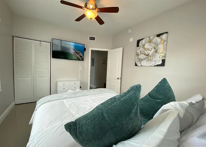 Marlins Park Suites - Apt 2 - Gallo Suite