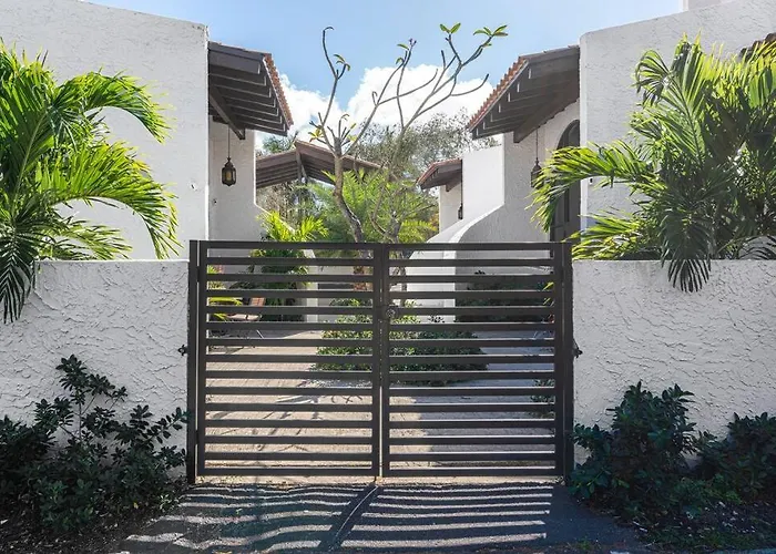 Villa At St James Unit A Luxury Pool Villa, Pet Friendly