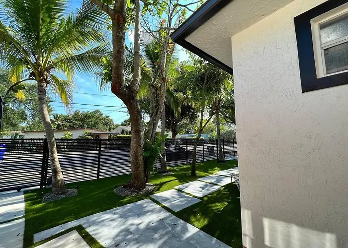 Stylish 3/2 Centrally Located!