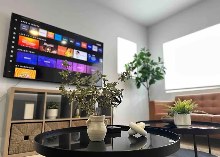 Cozy 4Bed Home In Calle 8