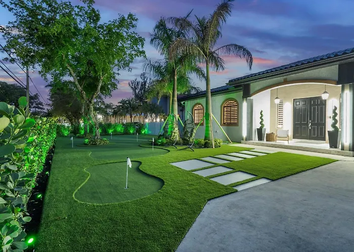 Villa Art Pool Golf Volleyball