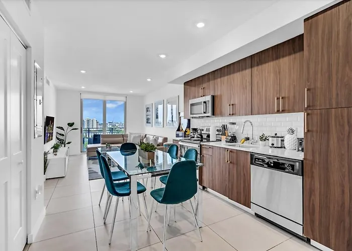 Chic 3 Bed Retreat Mins Brickell With Free Parking