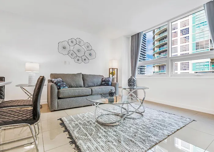 Modern 2-Bd Condo In The Heart Of Midtown Miami