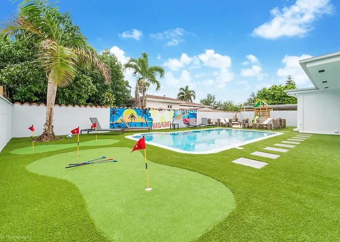 6Br Ultimate Retreat Pool, Sports Court & Bbq L10