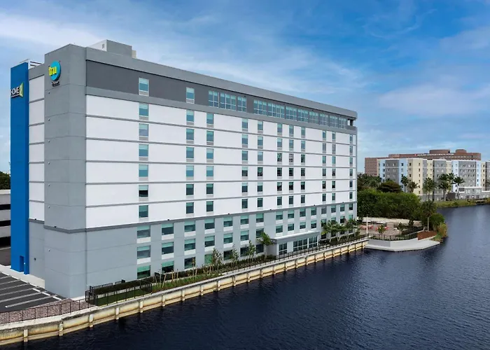 Home2 Suites By Hilton Miami Airport South Blue Lagoon