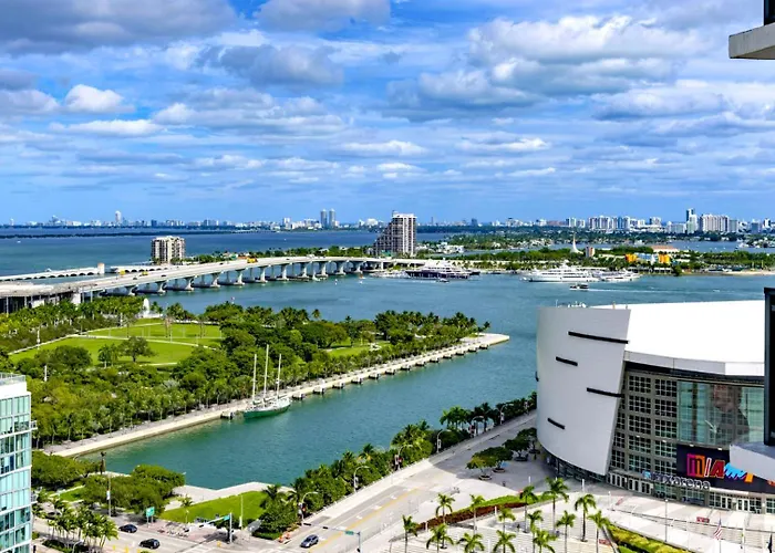 Experience The Perfect Miami Life!! Centrally Located Luxury Condo!