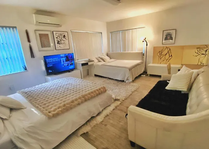 Homestay Studio Near Cocowalk, Brickell, Mercy Hospital