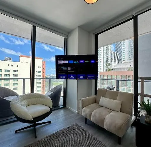 Tranquil Miami Rooftop Escape Studio Apt