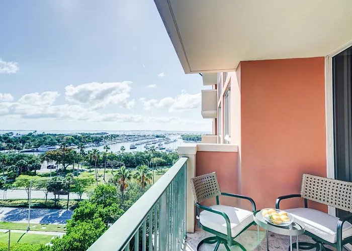 Coconut Grove Beauty 1 Bedroom Bayview Condo With Free Parking