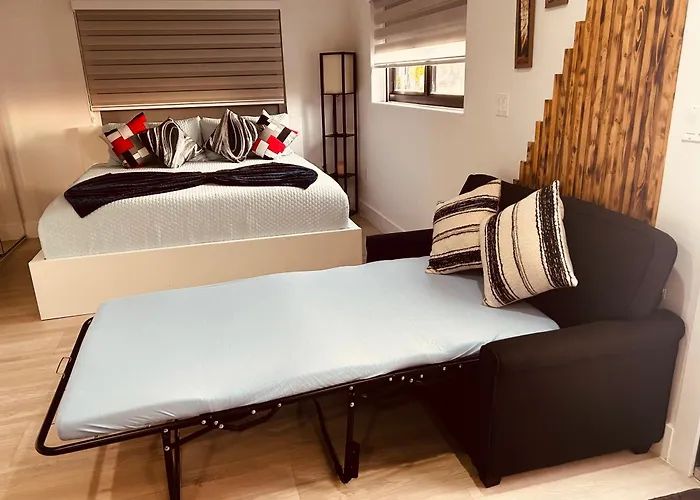 Cozy Apartment, With Separate Entrance