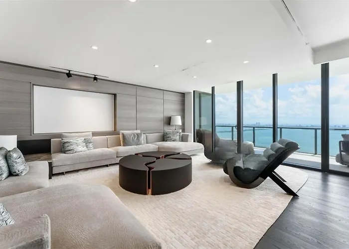 Exquisite Luxury Condo With Panoramic Views In Miami