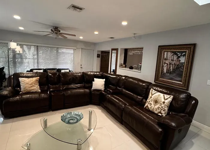 Modern Miami Oversized 3 Bedroom In Central Location