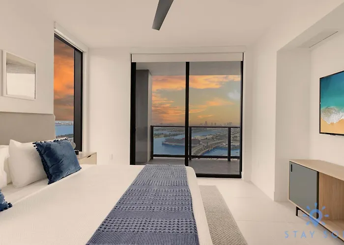 Luxury Apartment 3 Bedrooms Pool Gym Views & More