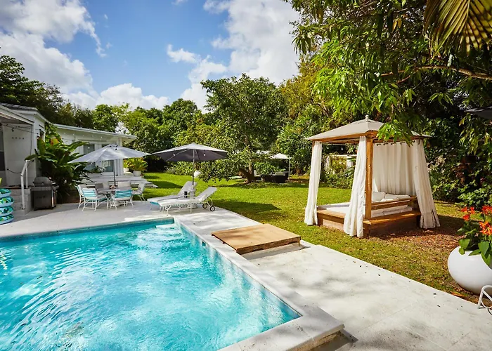 Miami Pool Cottage, Tropical Garden Paradise