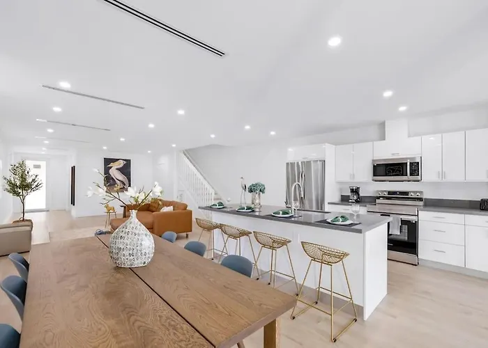 Up To 12 Guests! Modern Villa Near Wynwood 29!