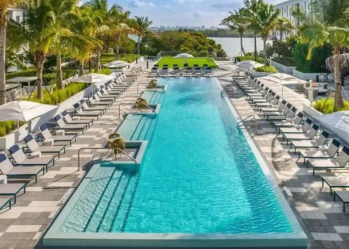 Luxury Getaway In Miami Sleeps 3 Getaway With Pool - Prime Location