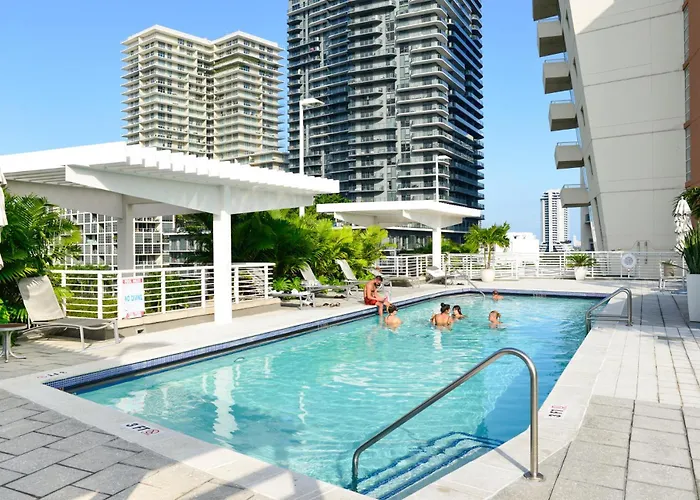 Stylish And Spacious Condo Prefect To Enjoy Miami!