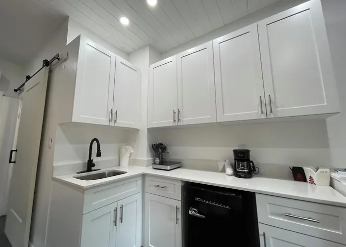 Beautiful Studio Located Near Design District And Wynwood