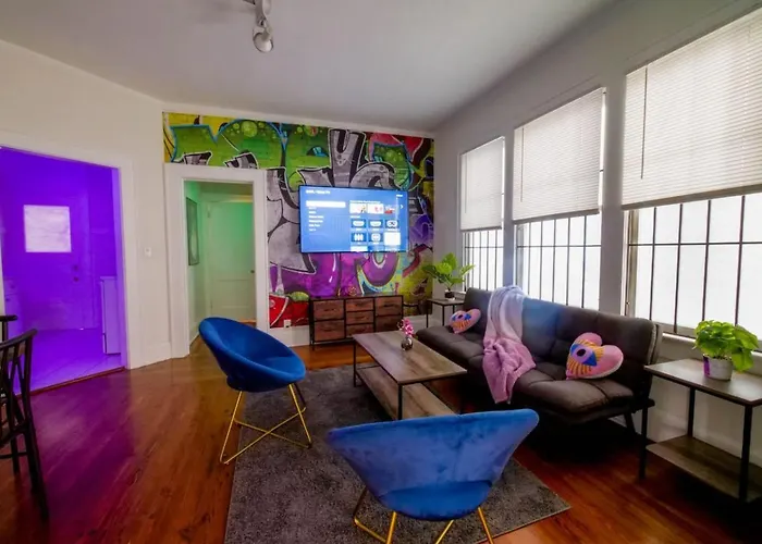 Miami Style 2Bed And 1Bath Gem - Central Location