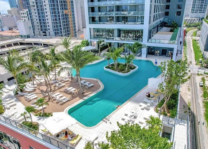 Great Studio Pool Gym & Views