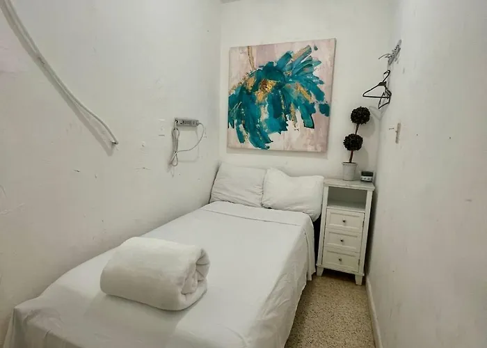 Private Sleep Pod Near Mia