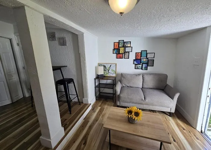 Cozy Place Near Design District - 7