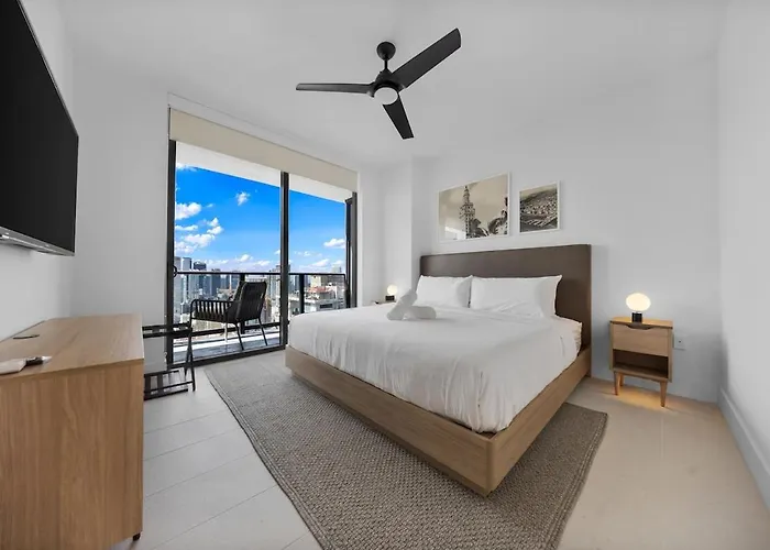 Skyline Escape Sleek 1Br With Downtown Charm