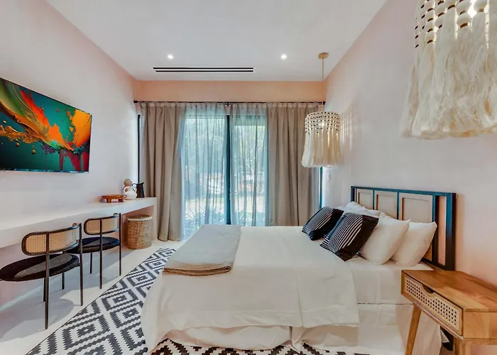 Artisan Studio- Breakfast Nook By Design District