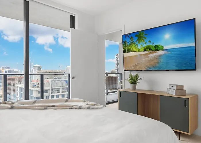 Apt Next To Kaseya Center W Pool, Gym And Balcony