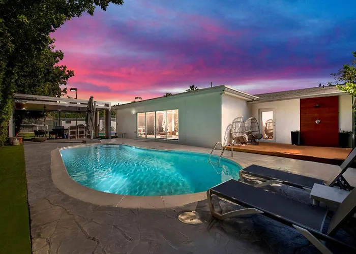 Spacious Retreat Sleeps 12 Private Pool Fire Pit