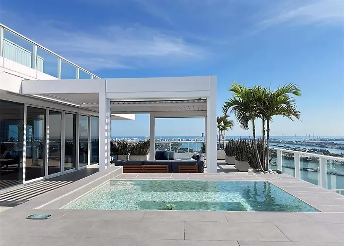 Penthouse With Stunning Views In Edgewater Miami