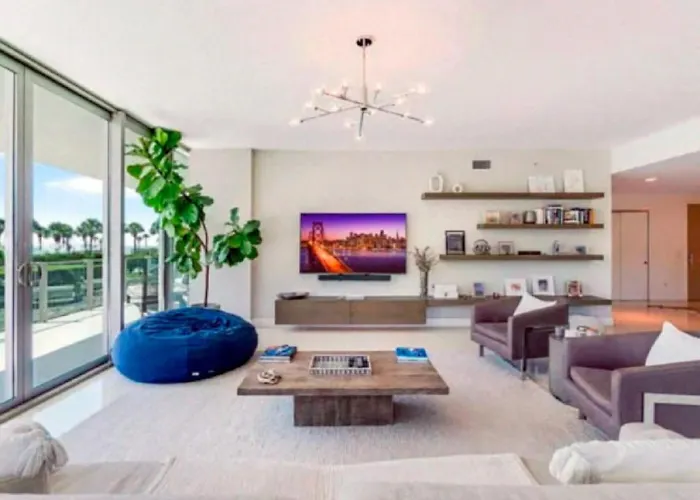 Elegant Condo With Ocean Views In Key Biscayne