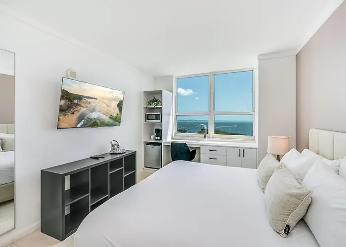 Coconut Grove Bayview Unit Parking Included