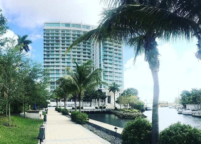 Starlight Suites By The Marina